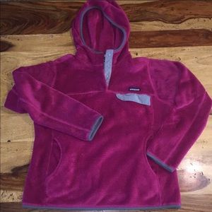 Patagonia retooled hooded pullover. Women’s L